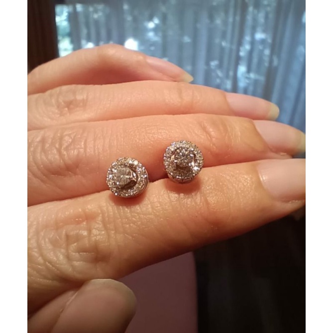 Anting Berlian Eropa