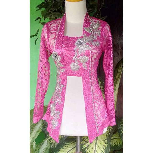 Kebaya kutu baru / kebaya sinden / kebaya akad / kebaya singer / kebaya penyanyi / kebaya wisuda