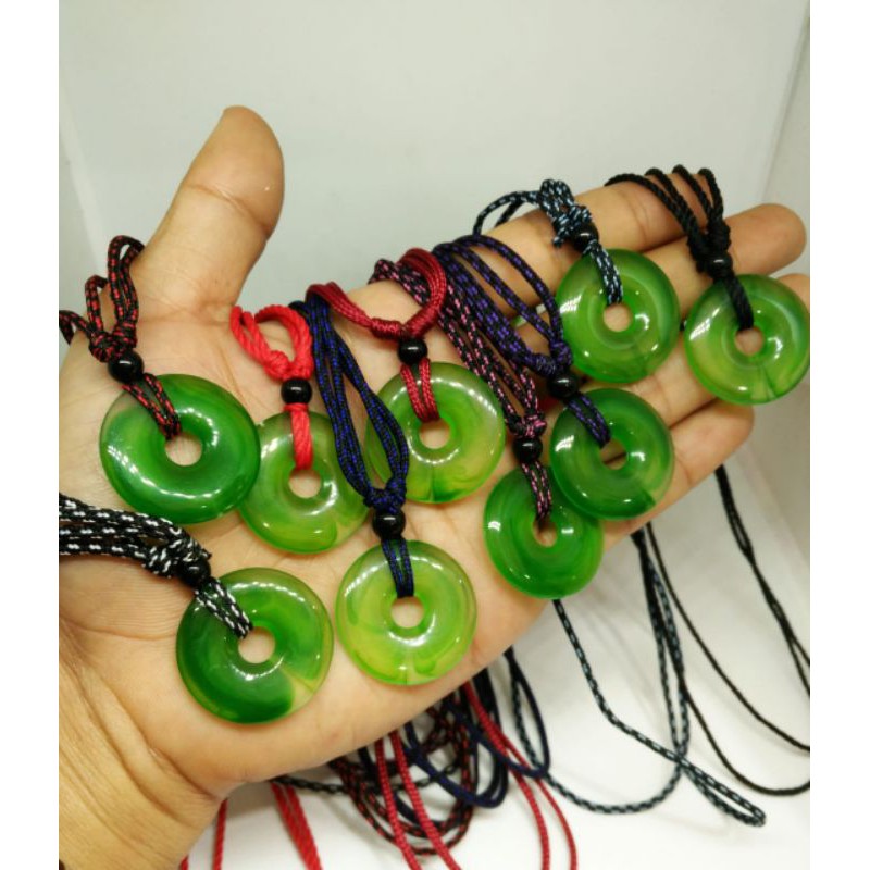 kalung giok hijau