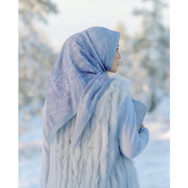 buttonscarves disney frozen aquamarine SOLD