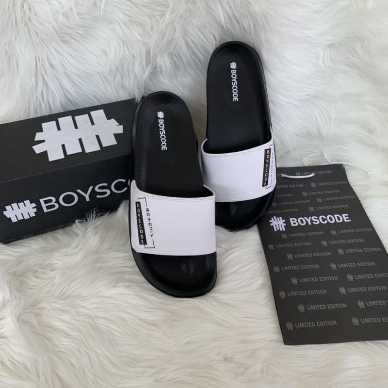[BOYSCODE] Sendal Slipper Pria Wanita TYPE 4 PUTIH Kanji Japan putih / Sandal Selop Pria / Sandal Slip On Slide Pria