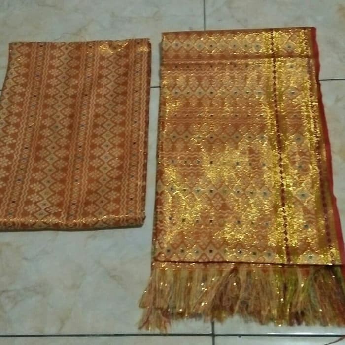 Set Kain Songket &amp; Selendang Adat Sumatera