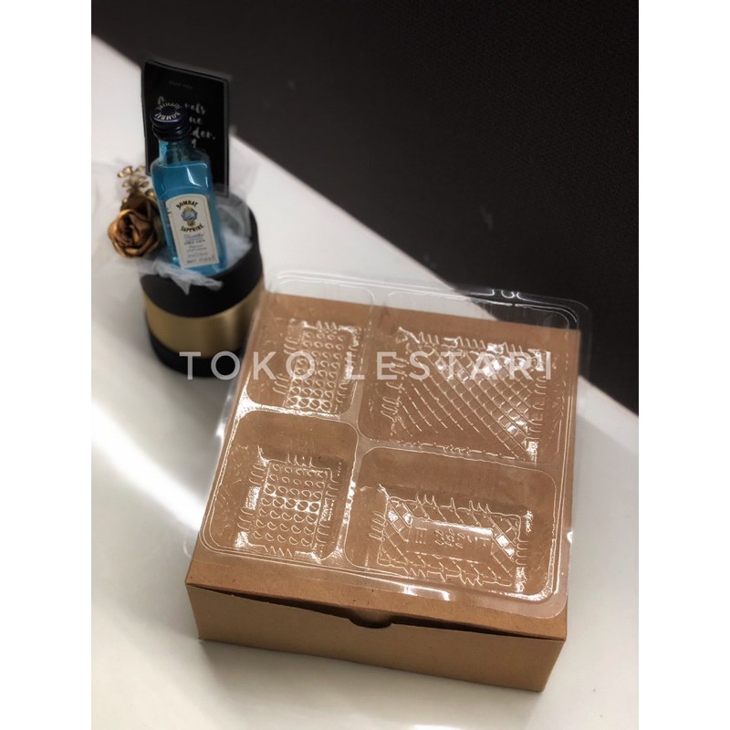 Mika 4 Sekat Ukuran 18x18 cm Bahan Tebal isi 50 Pcs