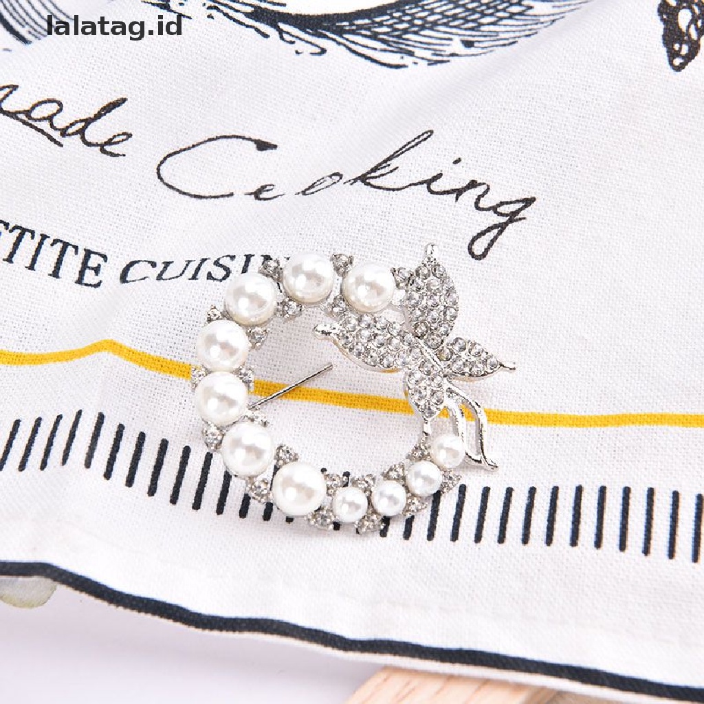 [lalatag] Pearl and Rhinestone Circle Brooches For Baroque Trendy Elegant Butterfly Brooch [ID]