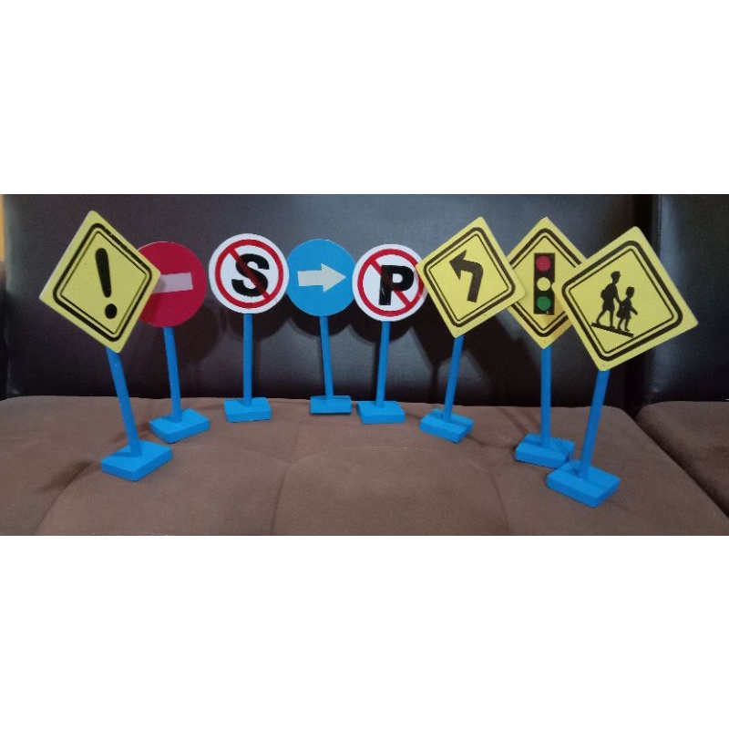 mainan rambu rambu lalu lintas