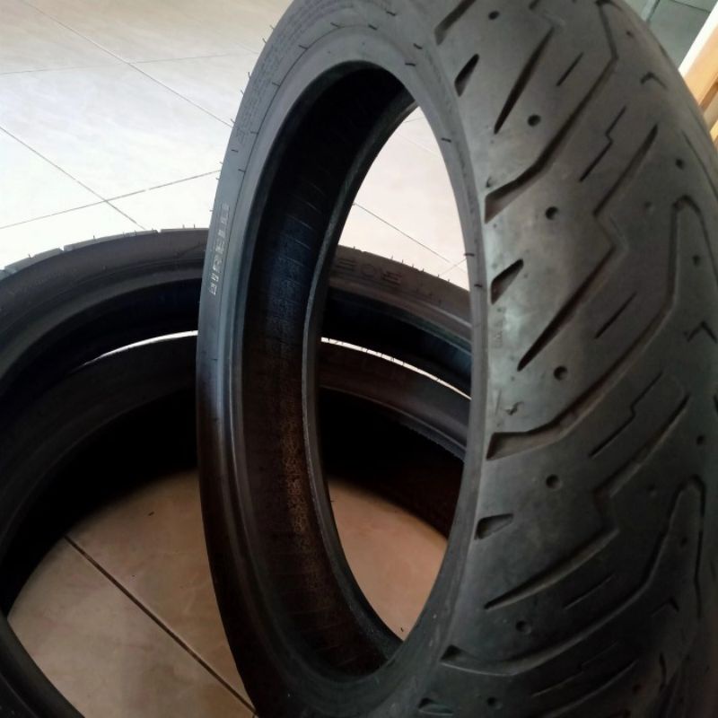 Ban depan Nmax 110/70 ring 13 tublles merk pirelli ban murah