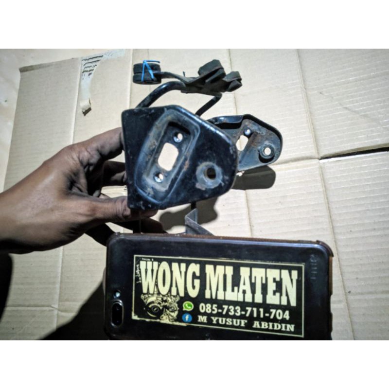 BRAKET PANGKON LAMPU DEPAN GL MAX 2000 2001 2002 2003 2004 2005 GLMAX BREKET ORI ORIGINAL COPOTAN