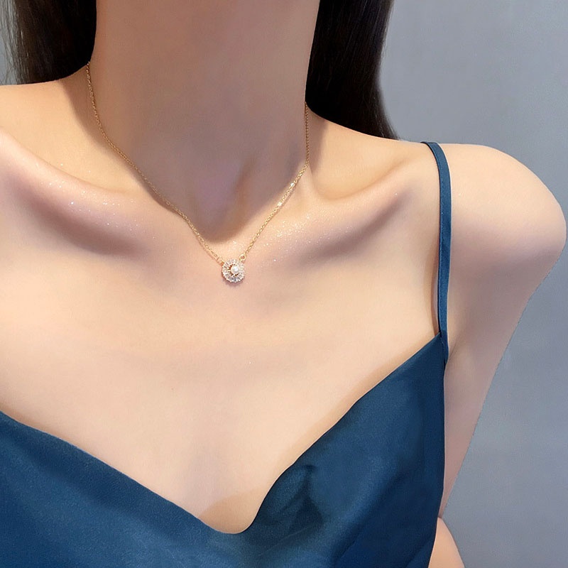 Kalung Choker Liontin Bunga Matahari Bahan Titanium Aksen Zircon