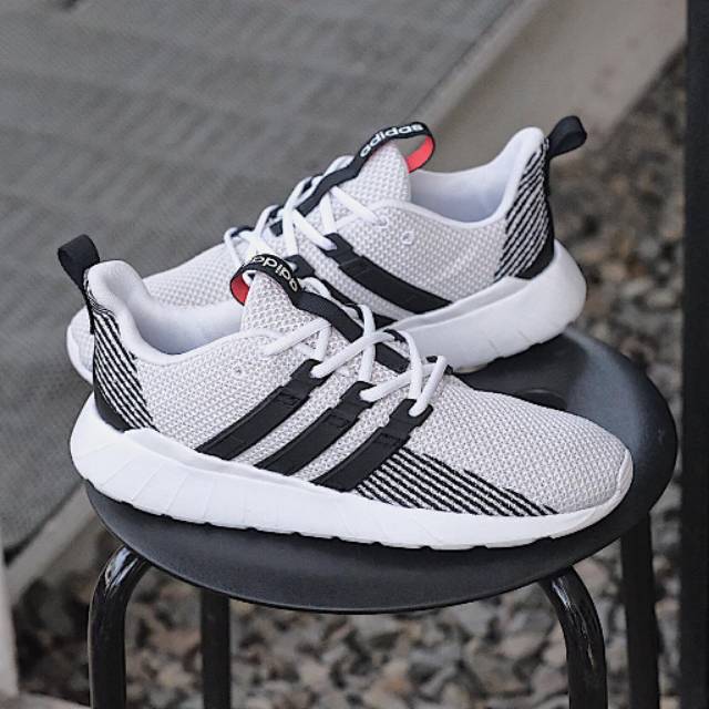 Adidas Questar Flow White Black