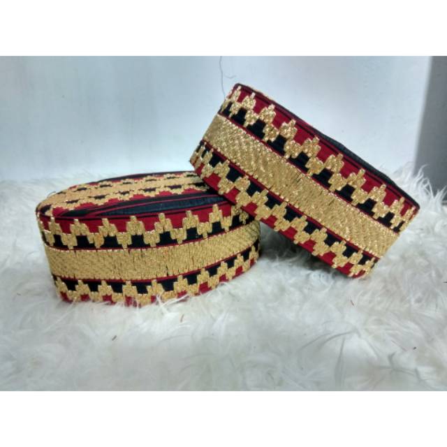 Kopiah peci tapis Lampung Abung sasab