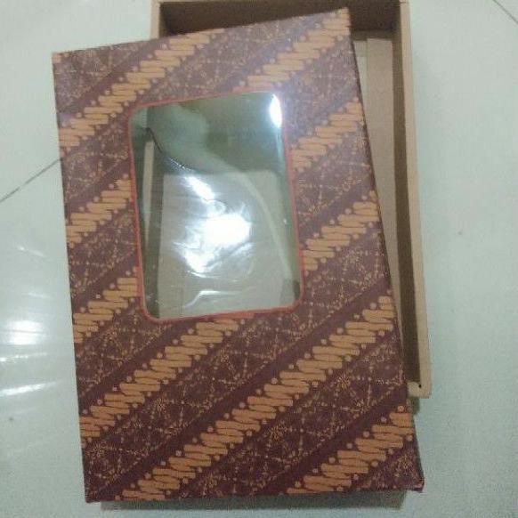 

➡ BOX BATIK / KADO / SOUVENIR / PEMBUNGKUS KEMEJA / KOKO ↣