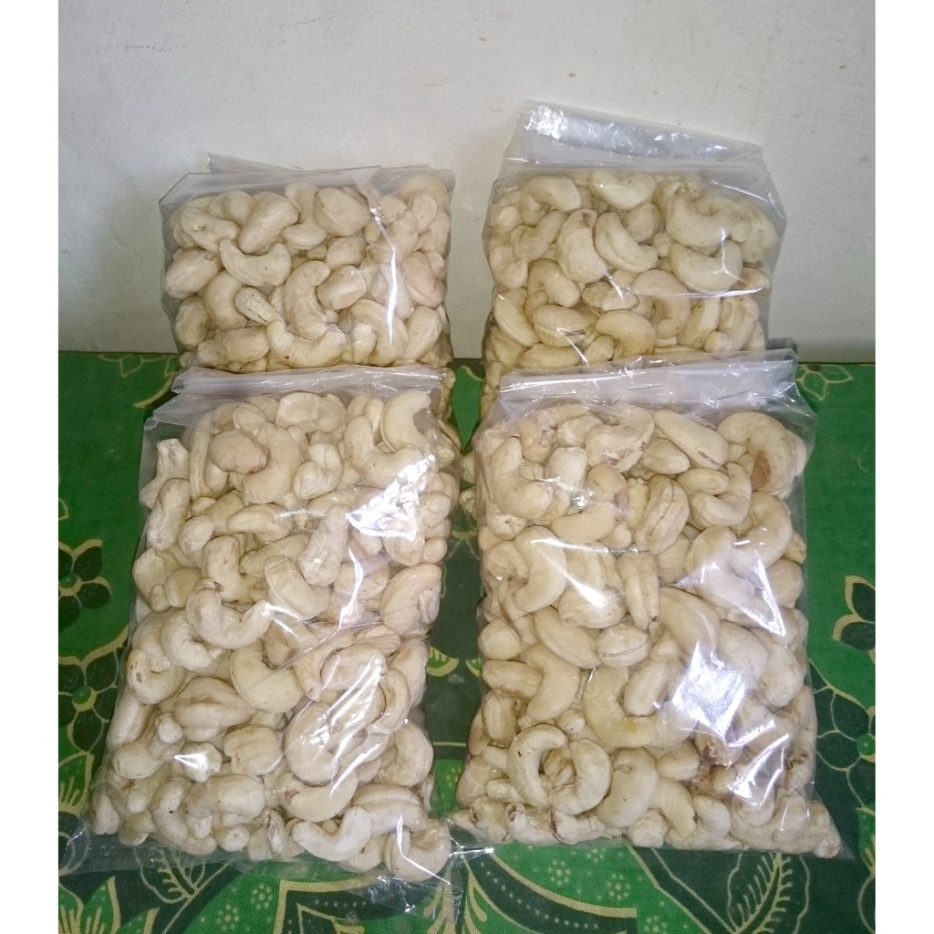 

Kacang Mede - Kacang Mete Wonogiri Mentah Super 250 Gram