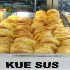 

Roti SUISSE hayam wuruk/sus(minimal PESAN 10 ROTI campur, harus sesama roti SUISSE)