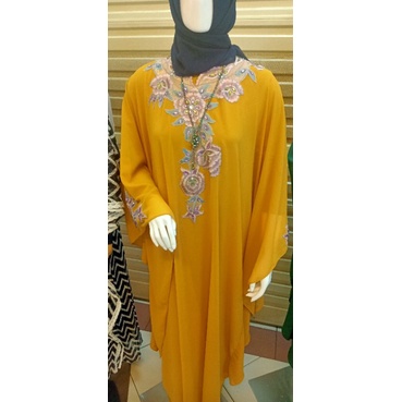 kaftan motif bunga ros