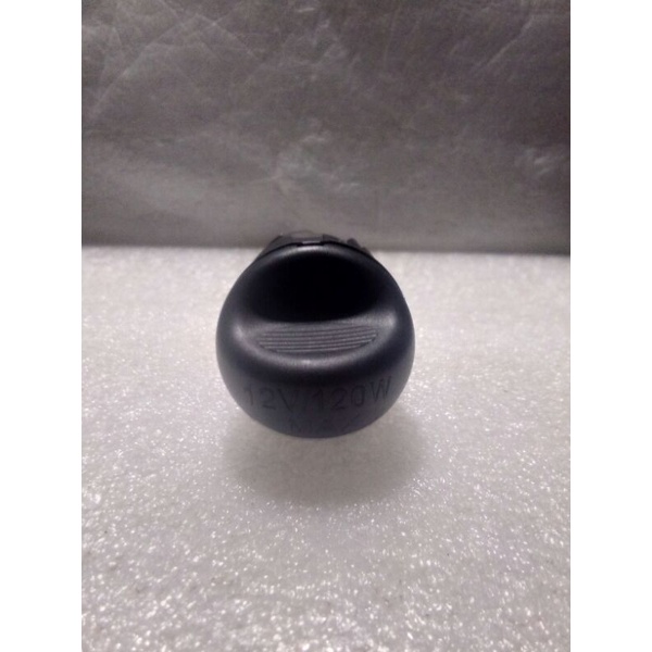 12 V power outlet / socket lighter charger mobil motor original toyota