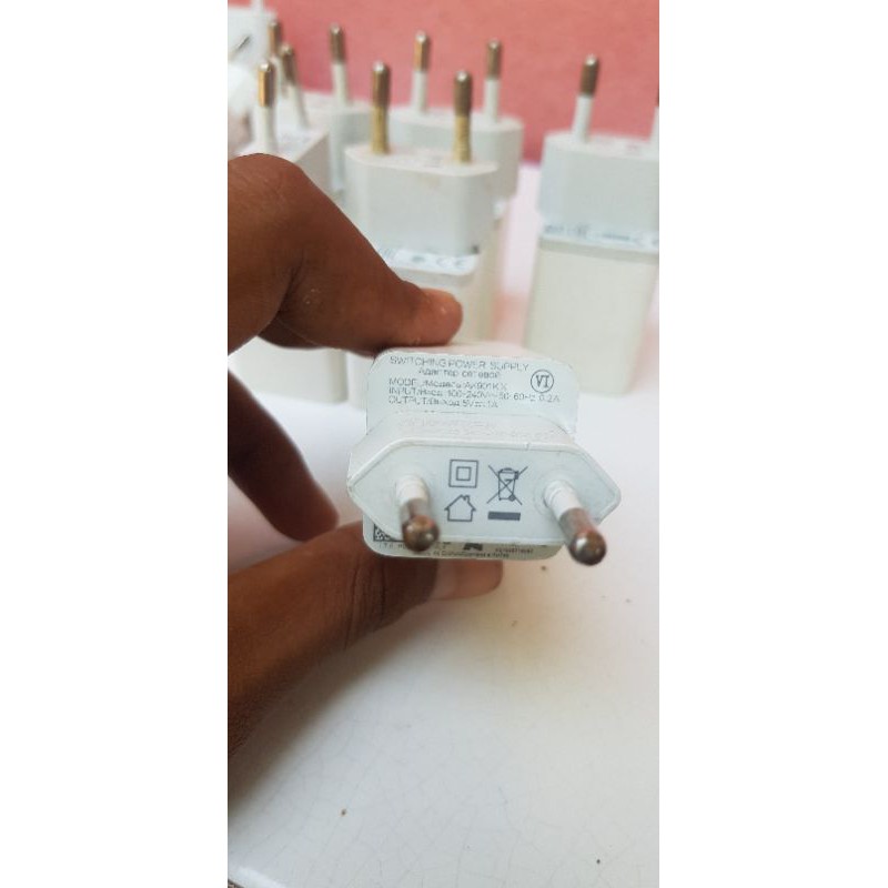 Charger oppo 1A F1 A37 A39 Original bawaan hp ( BEKAS )