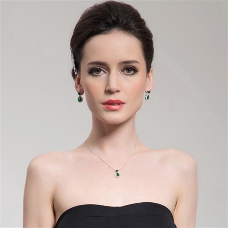 Berlian Emerald Anting-Anting Drop Berbentuk Kristal Hijau Telinga Perhiasan