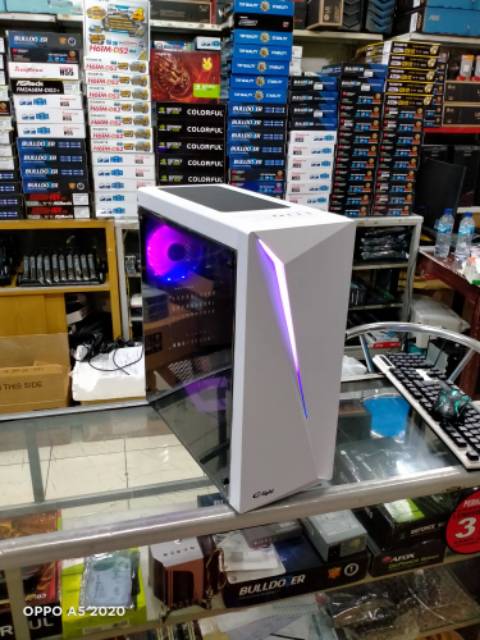 Pc gaming  Core i7 ram 16 gb  vga 2 gb  gaming lancar