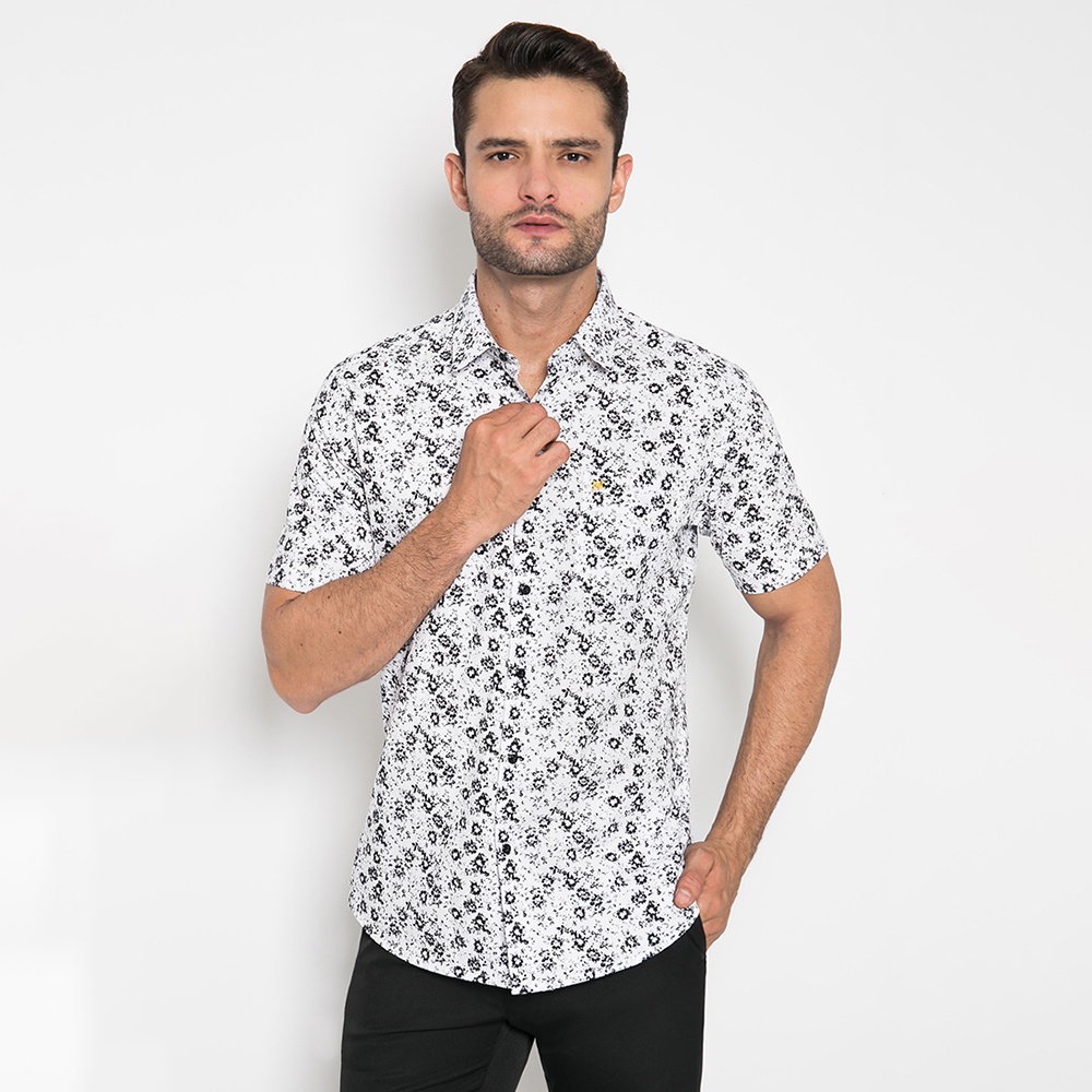 Johnwin - Kemeja Formal - Motif Bunga Hitam - Slim Fit - FSH.650.K392.868.C S/S