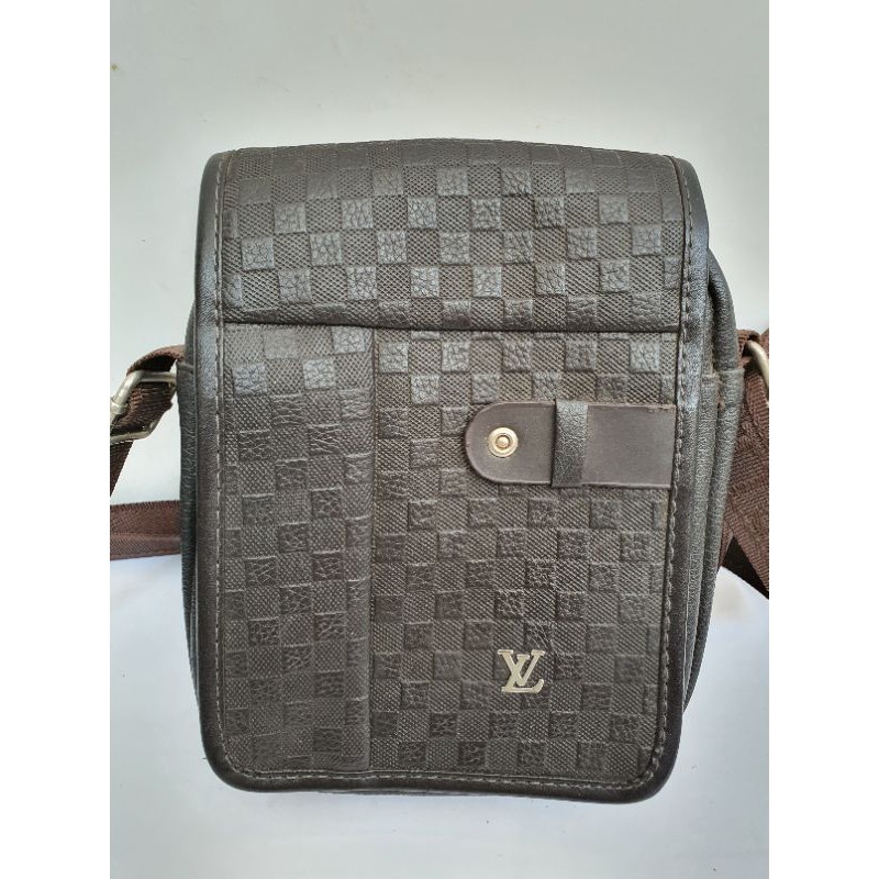 Tas Selempang Kulit /  Messenger Bag LV Louis Vuitton Kualitas Import