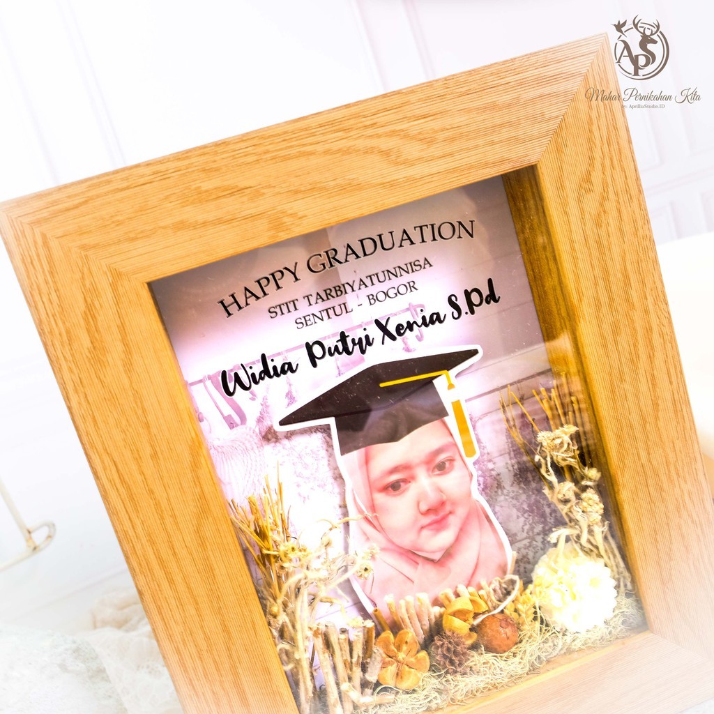 KADO WISUDA NAURA MINI, FRAME BINGKAI CUSTOM FOTO UKURAN 16x12 CM