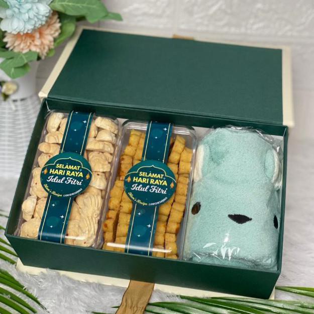 

Hampers Lebaran / Kue Kering / Cookies / Handuk Kuping Kecil / Putri S - C.Emping+Bangki