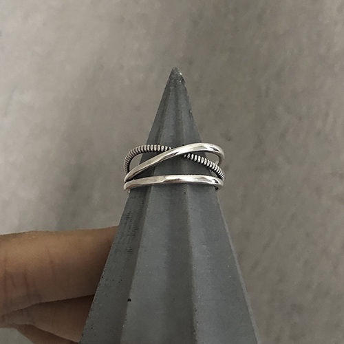 Cincin Silver 925 Hias Kristal Warna Hitam Gaya Vintage Korea Untuk Wanita