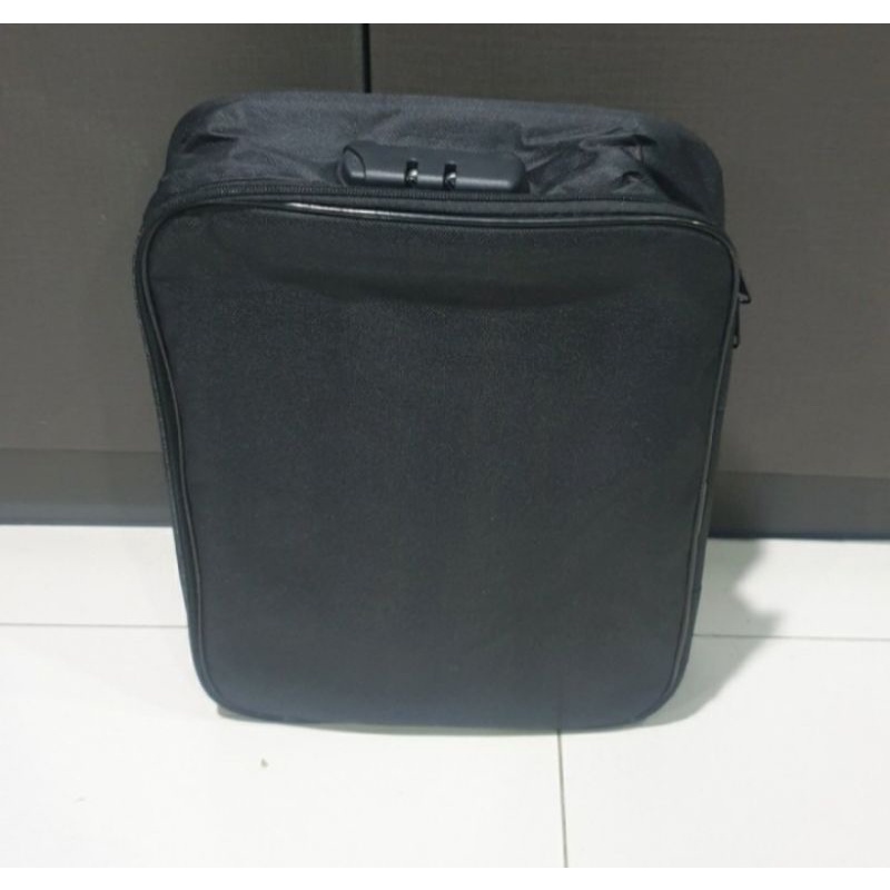 

Tas Dokumen 3 Digit Password Travel - Hitam