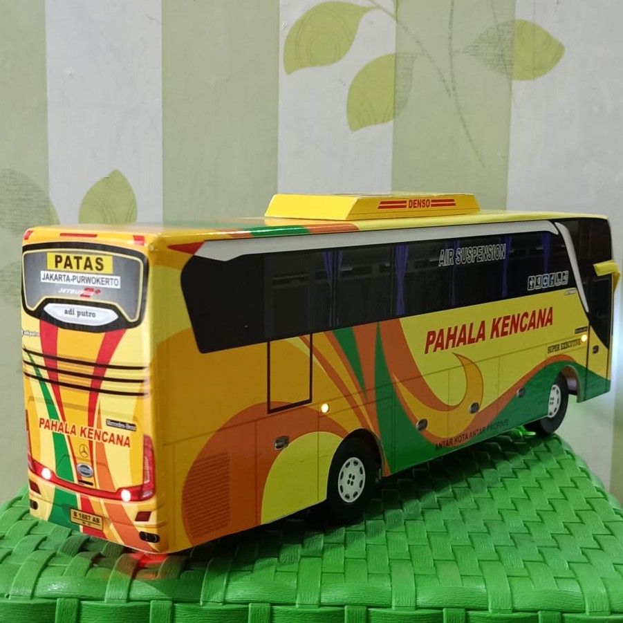 miniatur bus bis shd PAHALA KENCANA KUNING plus lampu