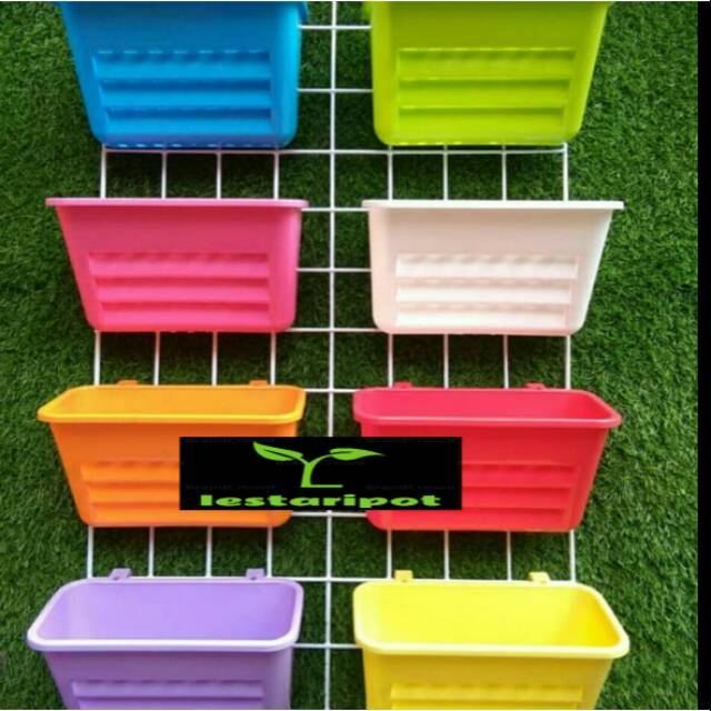 Pot bunga tanaman tempel NKT warna warni ukuran 22cm Pot bunga tanaman tempel NKT warna warni ukuran 22cm