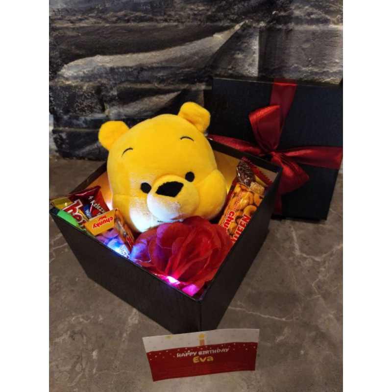 

kado anniversary ultah surprised box Pooh led