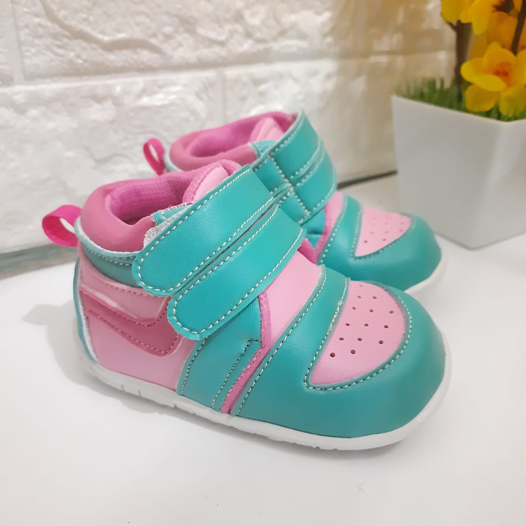 [TAMAN SEPATUKU] SEPATU TRENDY MURAH SNEAKER ANAK TOSCA PINK 1 2 3 TAHUN SOL BUNYI CIT-CIT GAX06