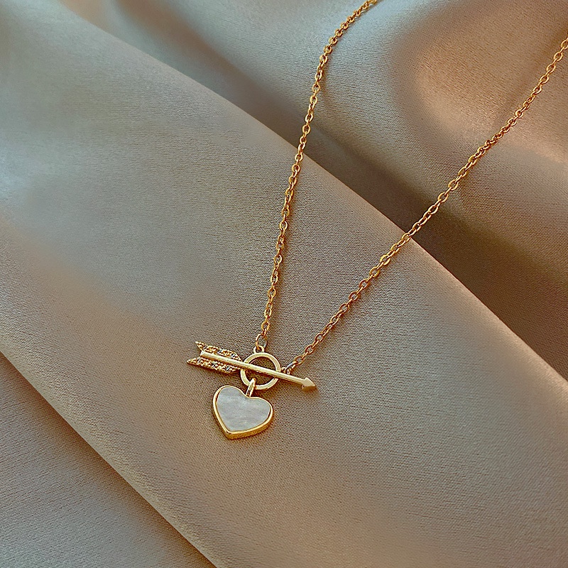 Kalung Rantai Liontin Hati Bahan Alloy Gaya Korea Untuk Wanita