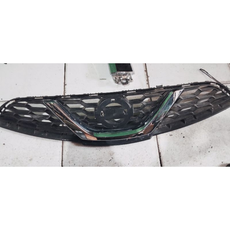 grill Nissan march 2016-2019