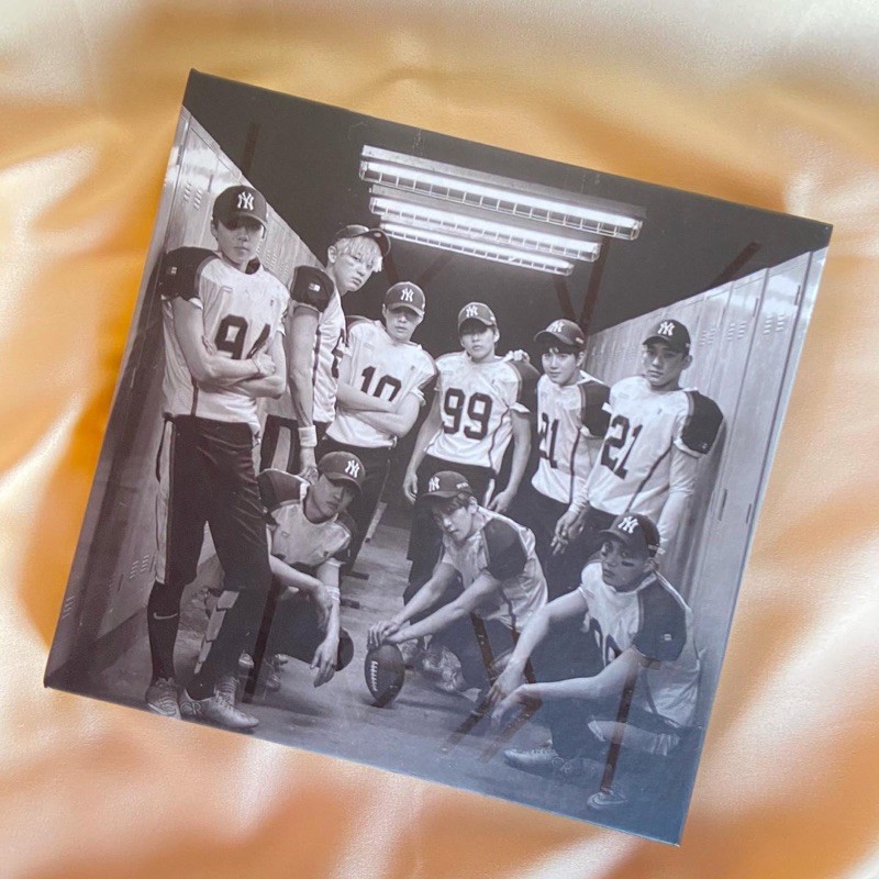 PRELOVED ALBUM EXO LOVE ME RIGHT