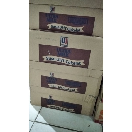 

susu ultra milk 200 ml coklat / strawberry / full cream / blueberry