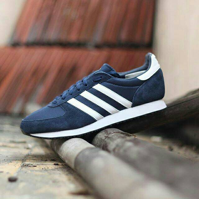 ADIDAS ZX RACER COLLEGIATE NAVY/FTWR WHITE
ORIGINAL MADE IN INDONESIA BNWB