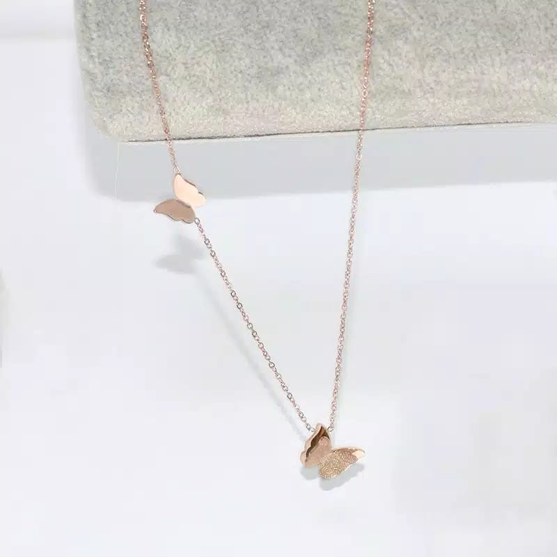 Kalung Rantai liontin Kupu - kupu Titanium Rose Gold