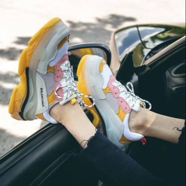 BALENCIAGA TRIPLE S CLEAR SOLE WHITE YELLOW SNEAKERS WANITA MIRROR 1:1 ORIGINAL FULL SET