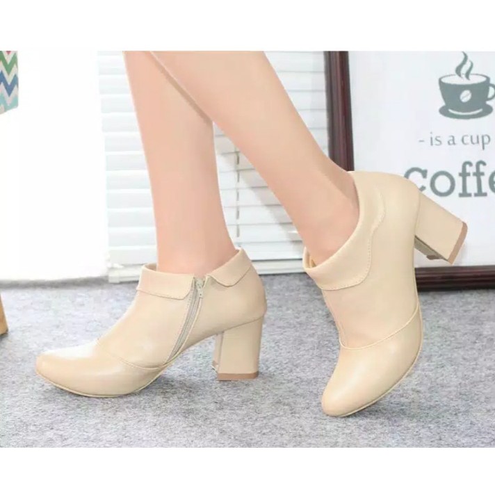 Sepatu Boots Wanita Tinggi 7cm