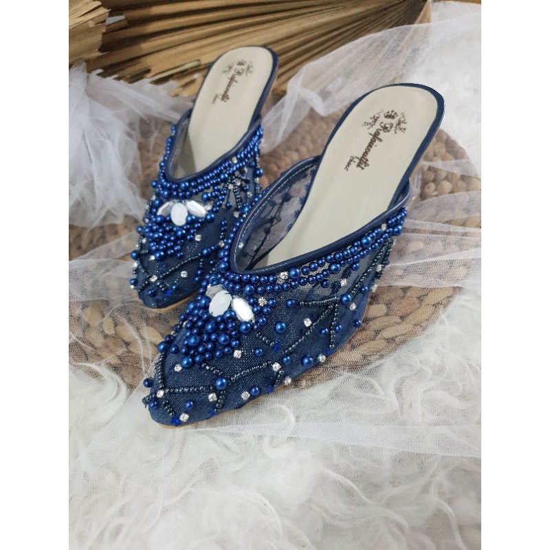 sepatu navy yohana brukat cantik bertaburan diamont dan mutiara