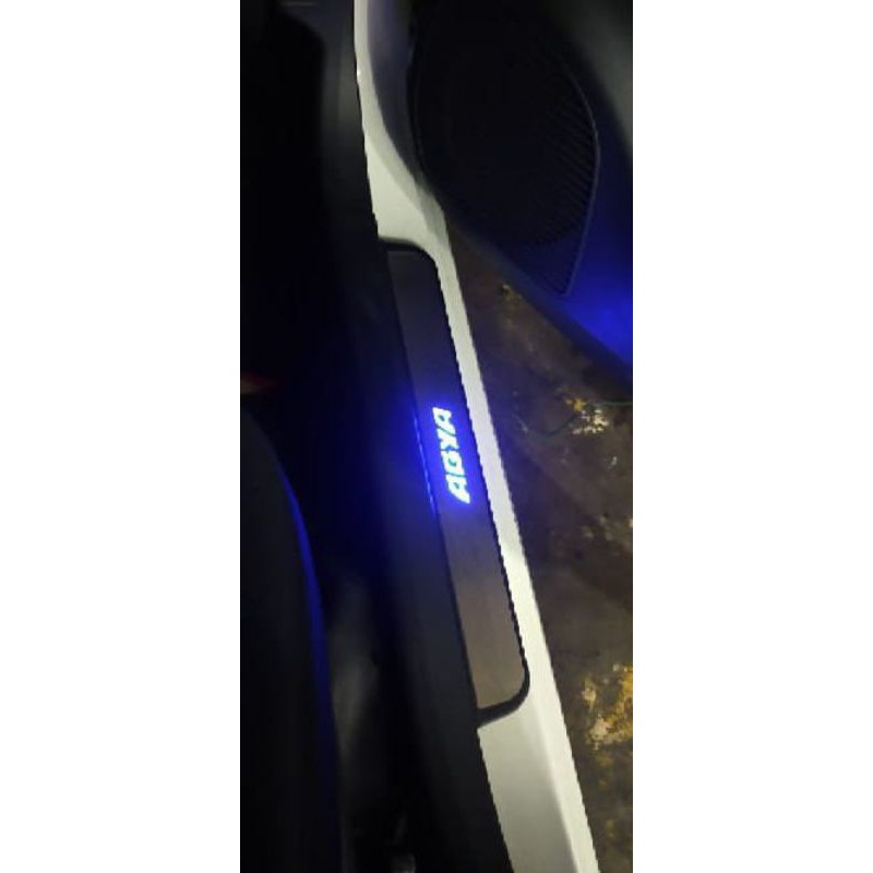 SEALPLATE SILL PLATE silplate INJAKAN PINTU SAMPING TOYOTA AGYA / WIGO LAMPU LED BIRU STENLIS