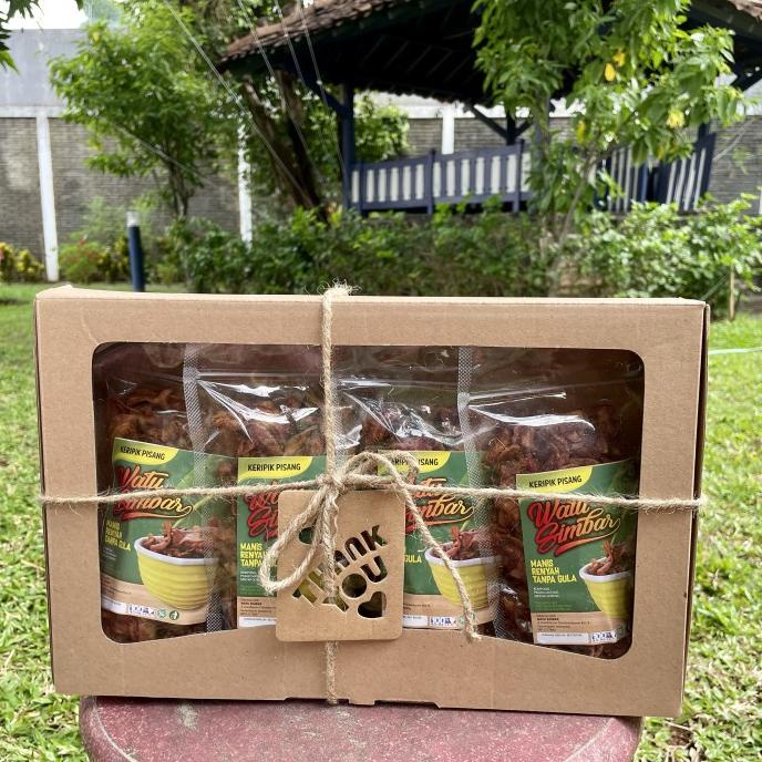 

Premium Product!!! Hampers Keripik Pisang Watu Simbar A (Isi 4 Pcs) - Paling Dicari