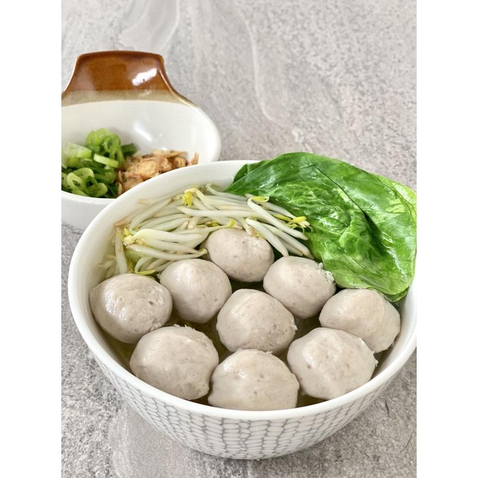 

Baso halus MieLenials. Baso sapi frozen isi 10 pcs. Tanpa kuah.