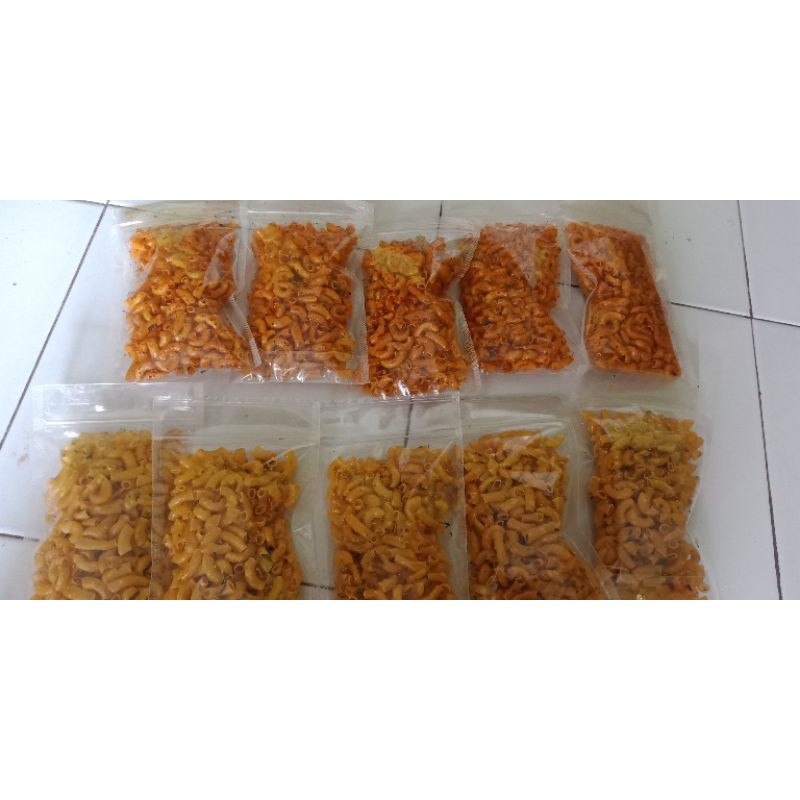 

MAKARONI BANTET PEDAS PAKET HEMAT 5 PCS 100GRAM