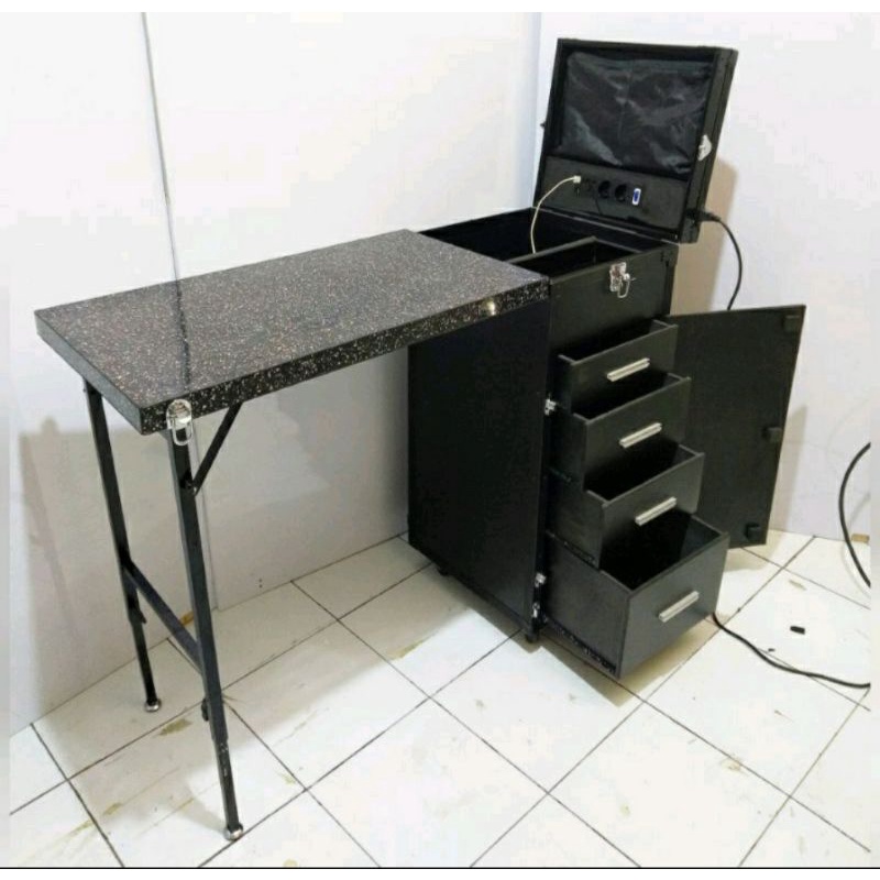 Meja menicure dan koper manicure