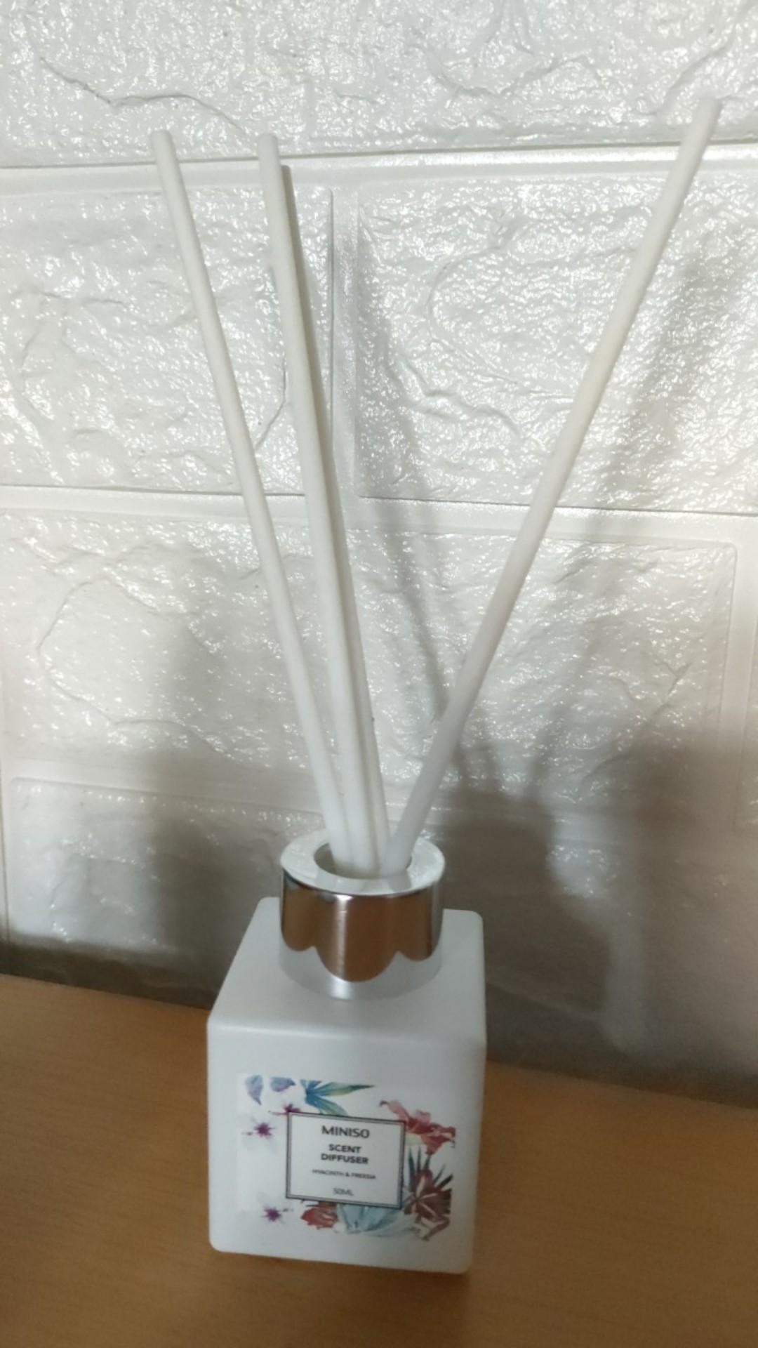 Miniso  Beauty Sewangi Pewangi Ruangan Diffuser Aromatherapy Pengharum Bunga 50ml
