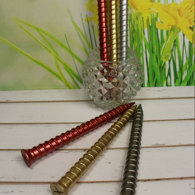 

Pulpen karakter paku
