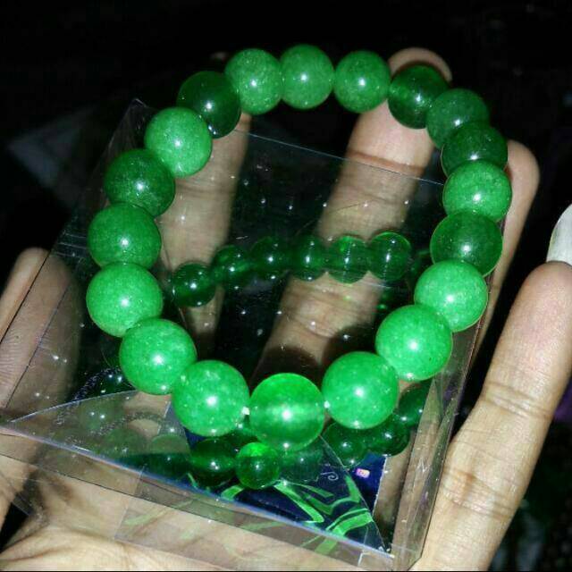 Gelang giok kalimantan hijau
