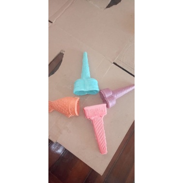 

coneeskrim berkarakter berbagai macam warna